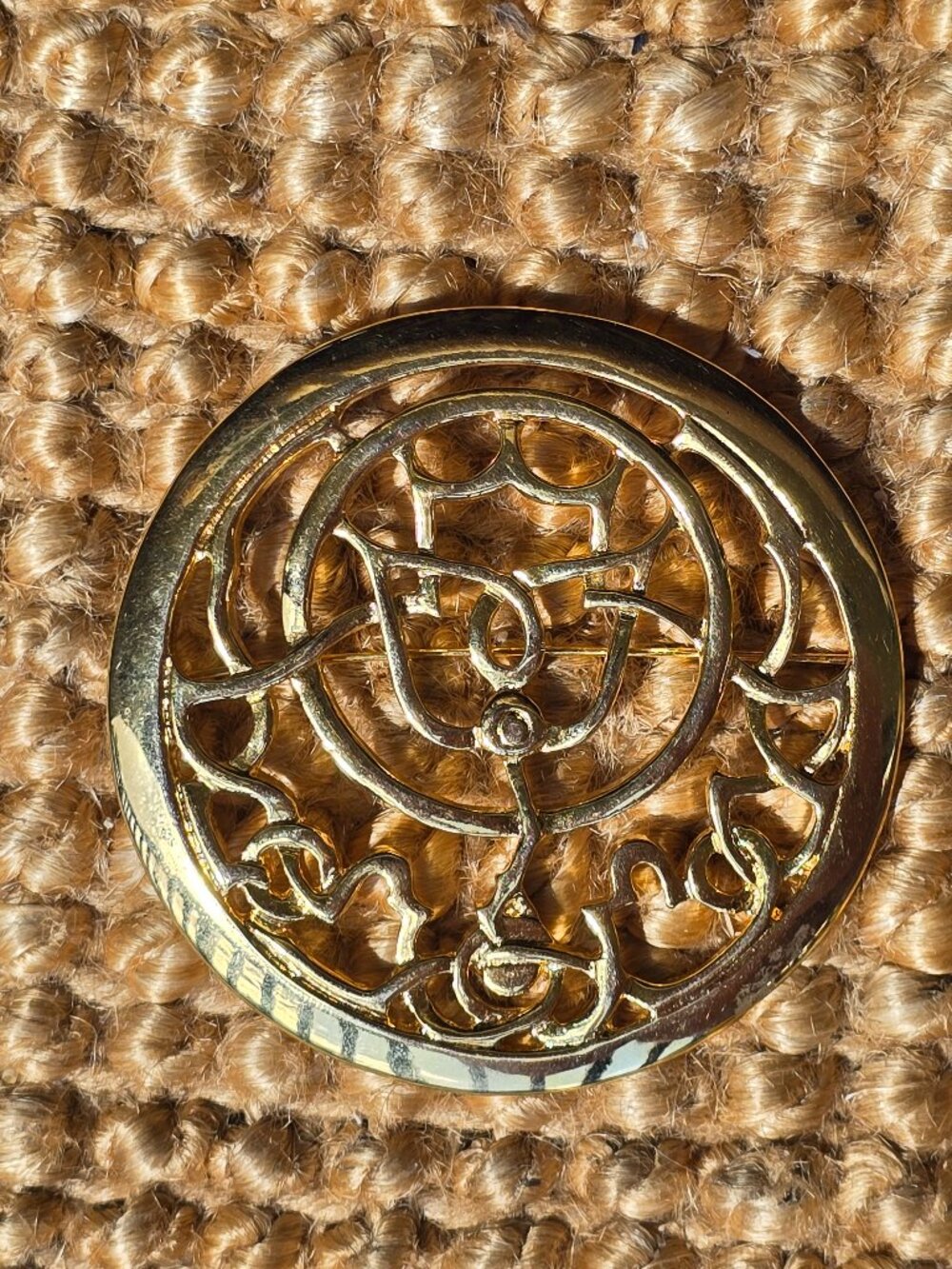 VTG Mary McFadden Signed Gold Tone Statement Brooch Pin 1980s Abstract Celtic